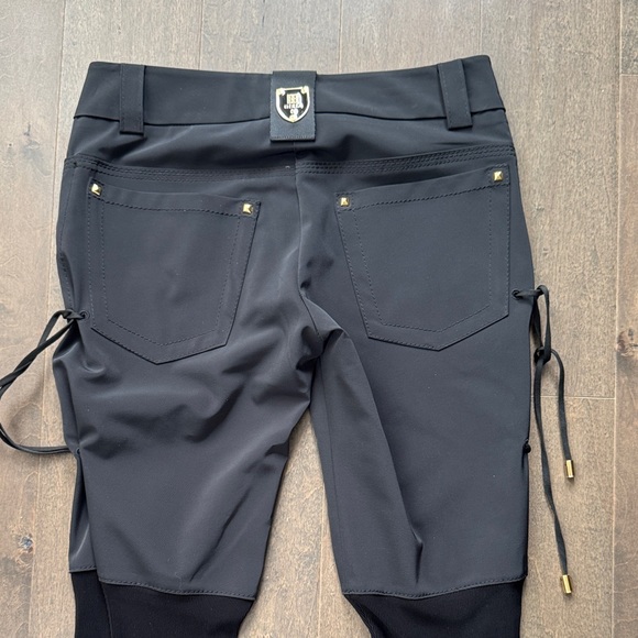 Chic Black Women's Pants with Pocket Detail - Picture 5 of 5